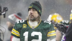 What would have to happen for Aaron Rodgers to stay with the Green Bay Packers?