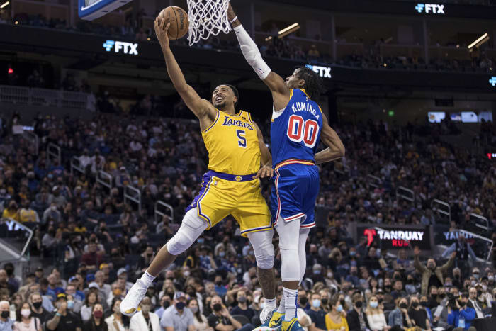 Thompson is 33, his best mark of the season, Warriors beat Lakers 117-115