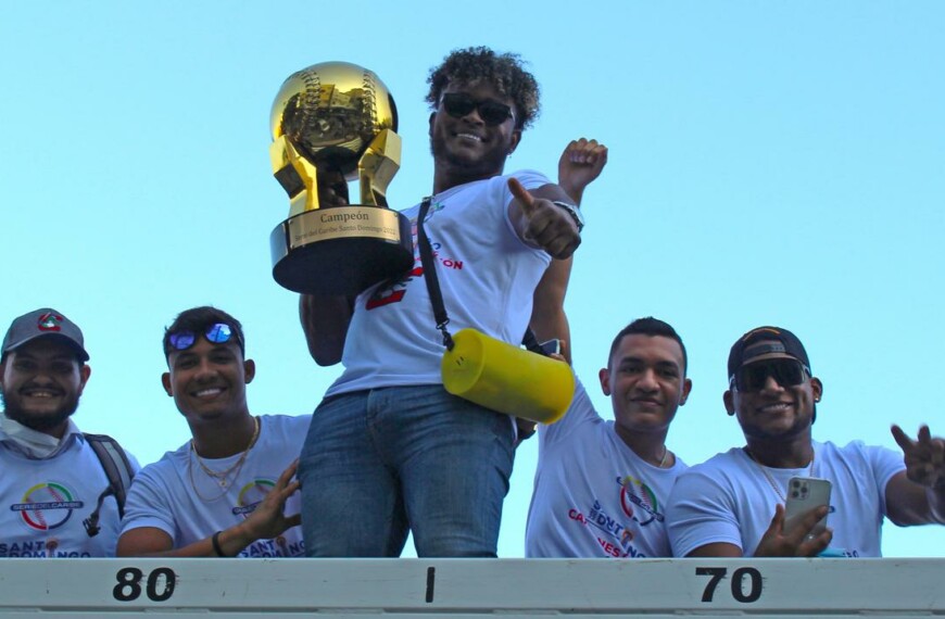 Barranquilla received its champion Caimans as heroes