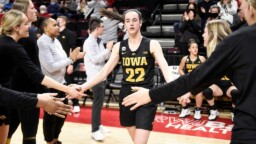 Caitlin Clark and a streak that brings her closer to Trae Young and Morant