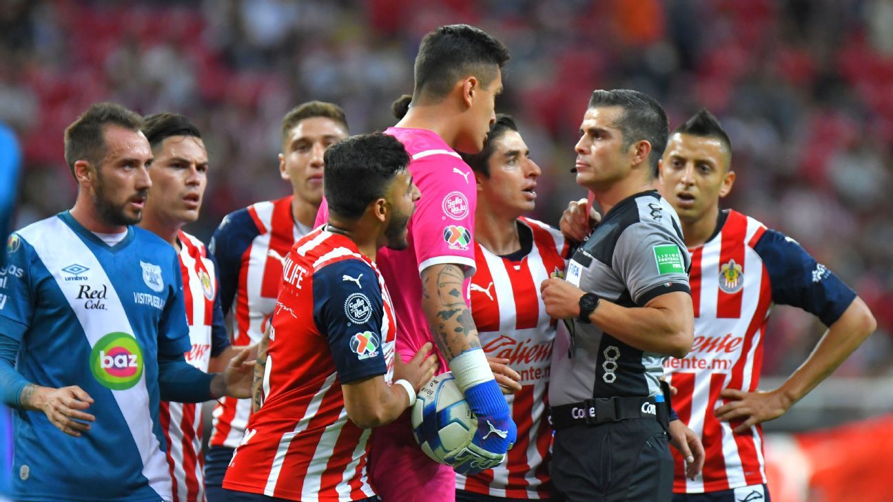 Chivas affected by arbitration with a goal against and