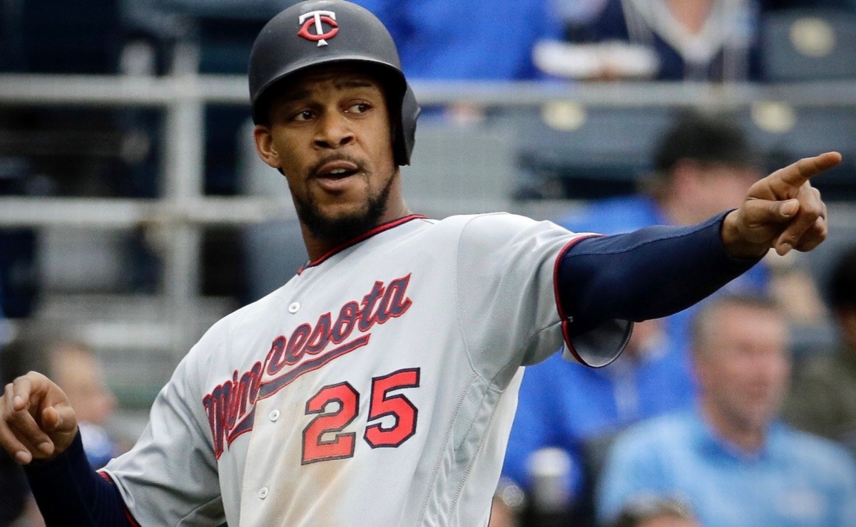 MLB Outfielder Byron Buxton shows his loyalty to Twins and