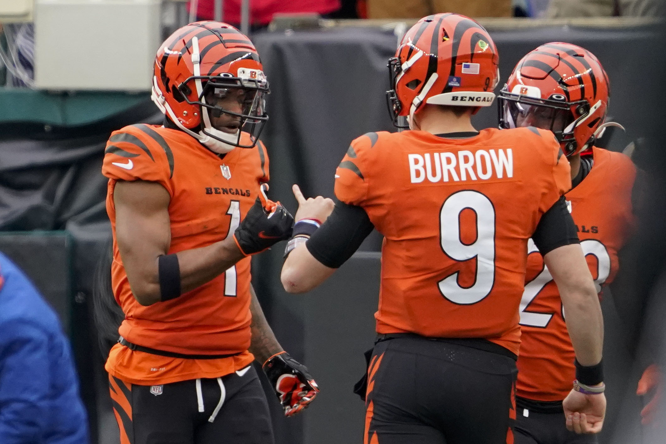 NFL Joe Burrow and JaMarr Chase have never lost a.jfif