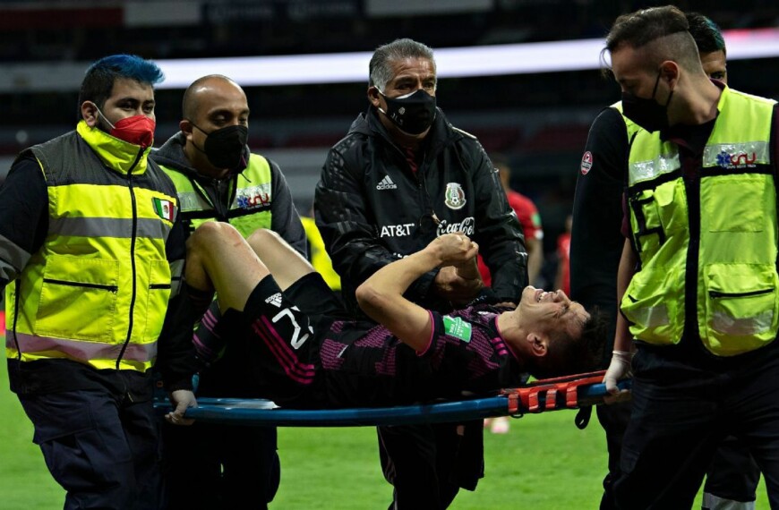 Napoli: Chucky Lozano suffered a dislocated shoulder and will be out for a month