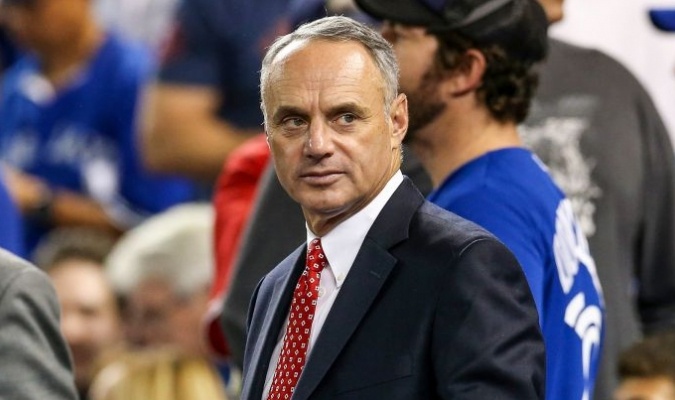 Rob Manfred singled out for the official delay of Spring