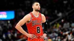 Sources: LaVine to see specialist for knee problems