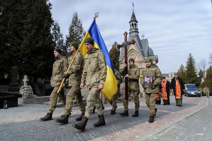 Russia's invasion of Ukraine has already caused thousands of deaths. Photo: EFE/EPA/MYKOLA TYS.