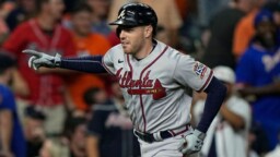 Freddie Freeman agrees to six-year, $162 million deal with Dodgers