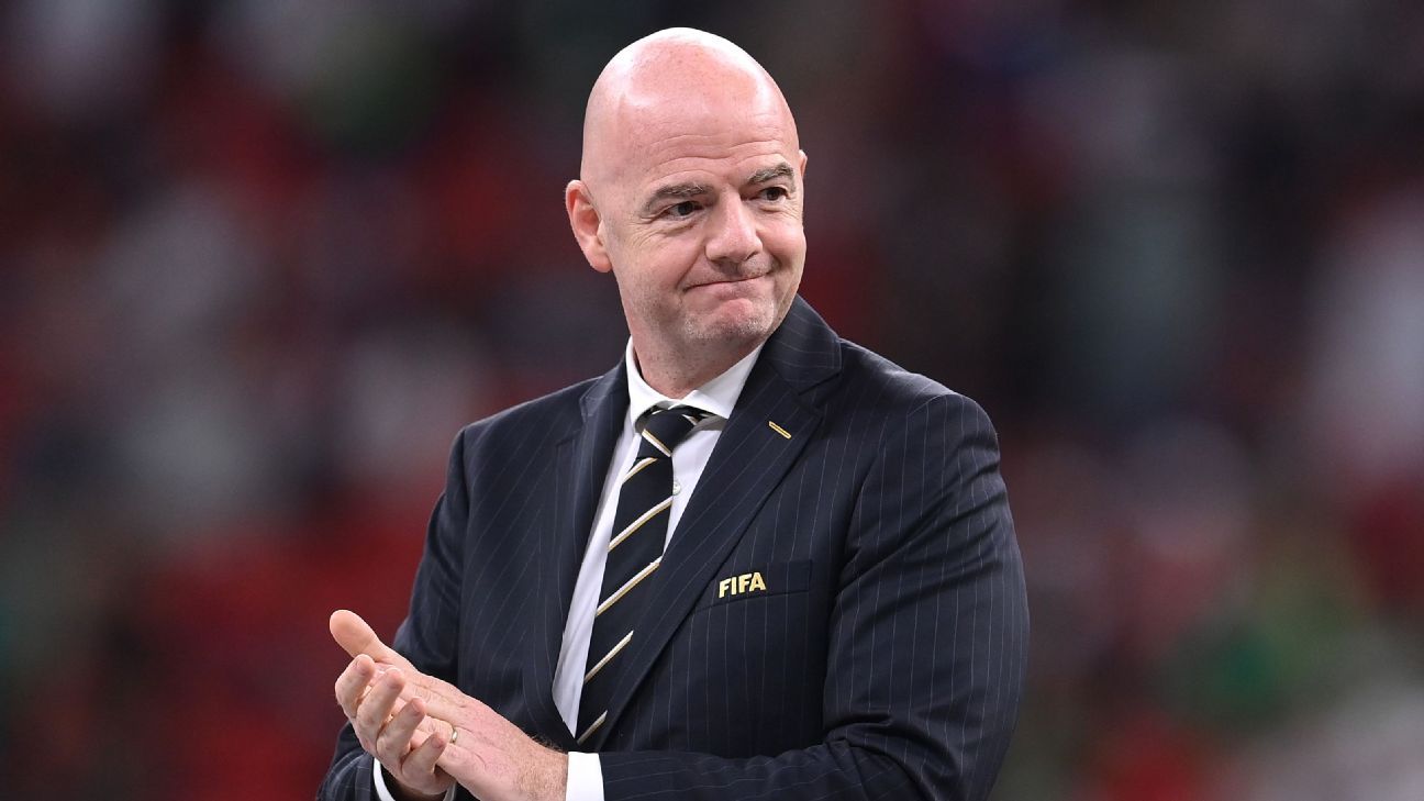 Infantino regrets bias of the West towards Qatar and invites