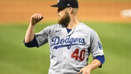 MLB: Dodgers bring back reliever who likely won't pitch in 2022;  secures it for 2023