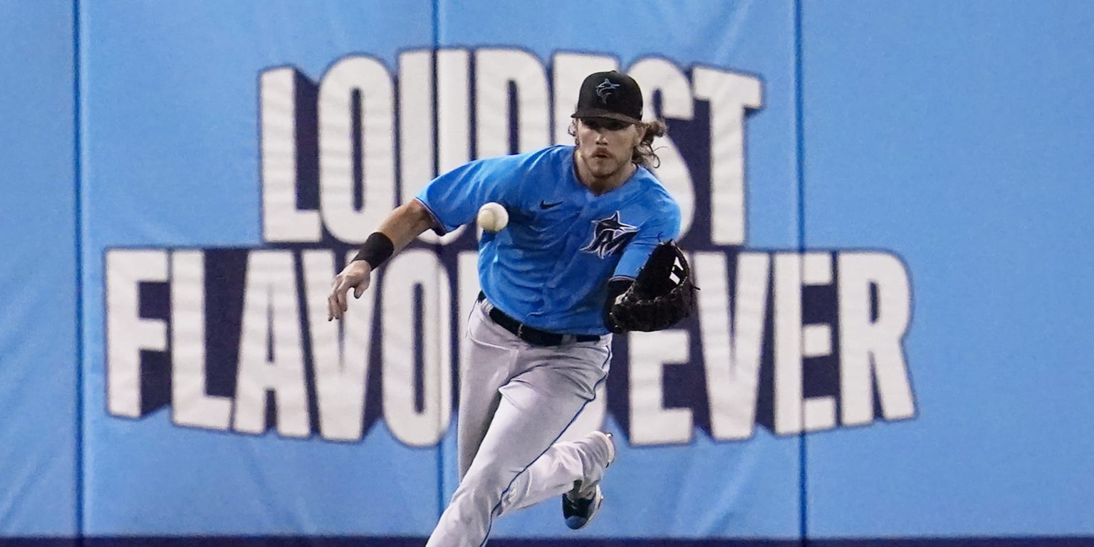 Marlins try different options for CF