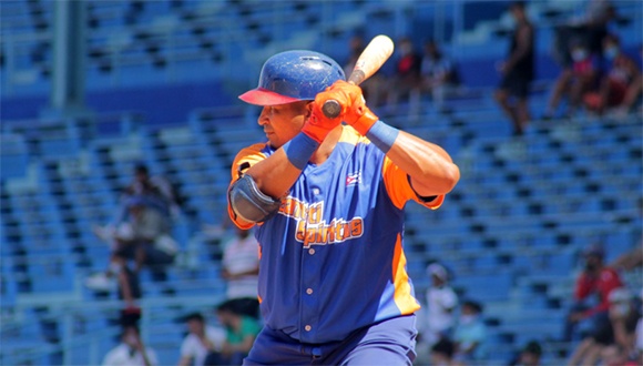 SNB 61 Roosters from Sancti Spiritus assault the top with