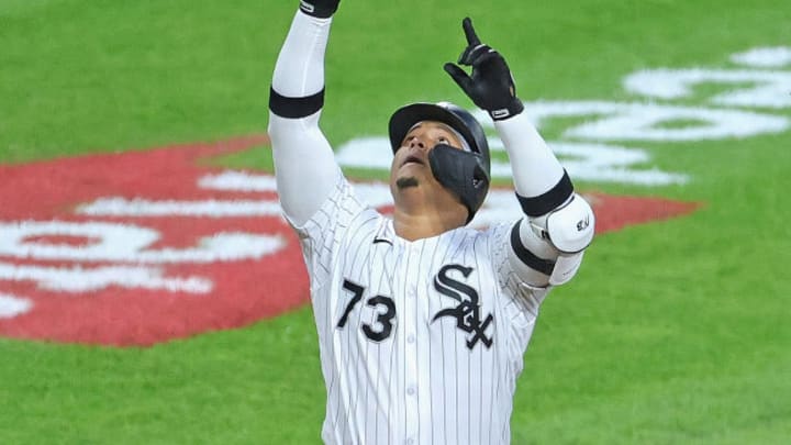 The Chicago White Sox appear in a striped jersey, in the best style of the Major League tradition