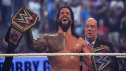Roman Reigns suffers an arm injury at WWE WrestleMania 38