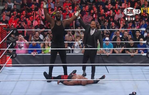 1649180645 MVP betrays Bobby Lashley with Omos on WWE RAW