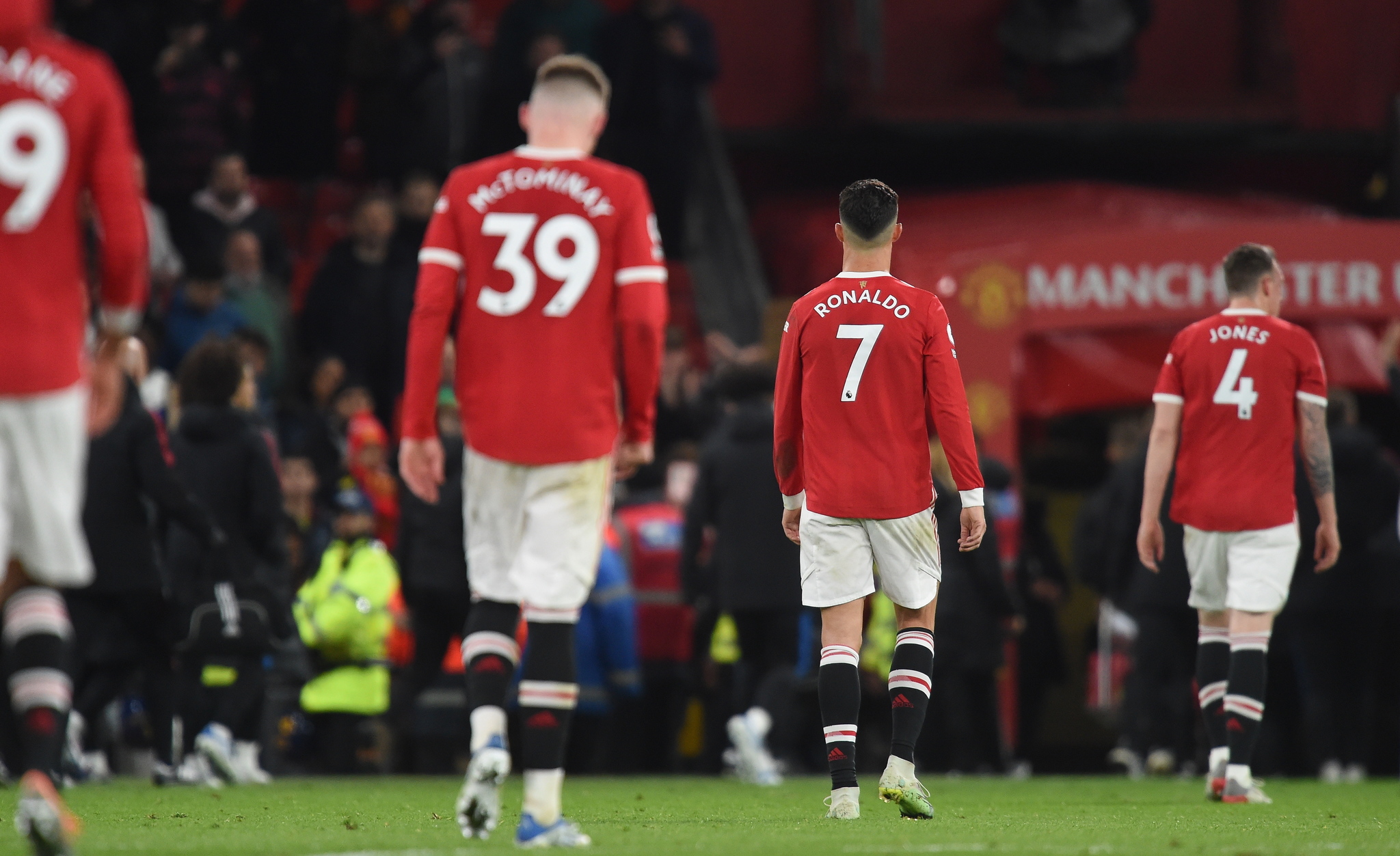 United players mourn after the draw against Chelsea