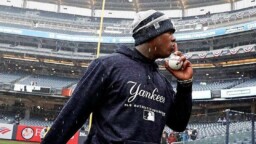 Aroldis Chapman would pitch for the United States in the World Baseball Classic
