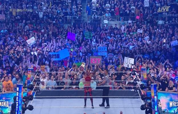 Bianca Belair wins the Raw Womens Championship at Wrestlemania 38