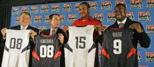 Colangelo, DT Krzyzewski, Carmelo Anthony and Dwayne Wade at the presentation of the new USA Basketball jersey in 2008