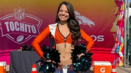 Daniela Zubia, first Mexican to be a cheerleader with the Broncos
