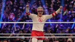 Johnny Knoxville would like to fight in WWE again
