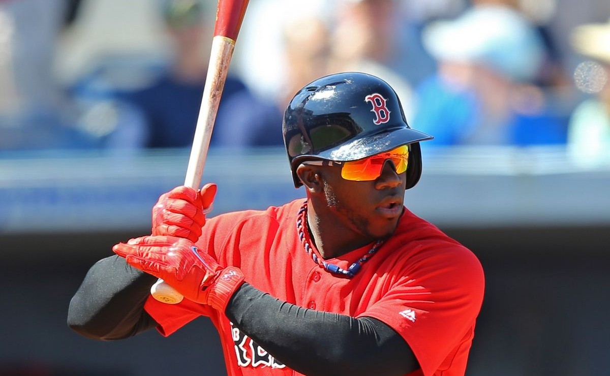 MLB Failed Red Sox Signing Rusney Castillo Now Released By