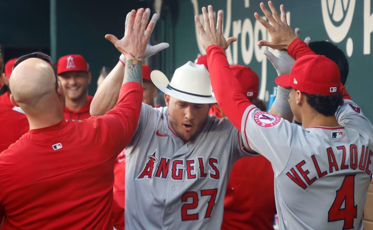 MLB Mike Trout almost took her out of the Rangers