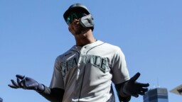 Mariners beat Twins in J-Rod's debut