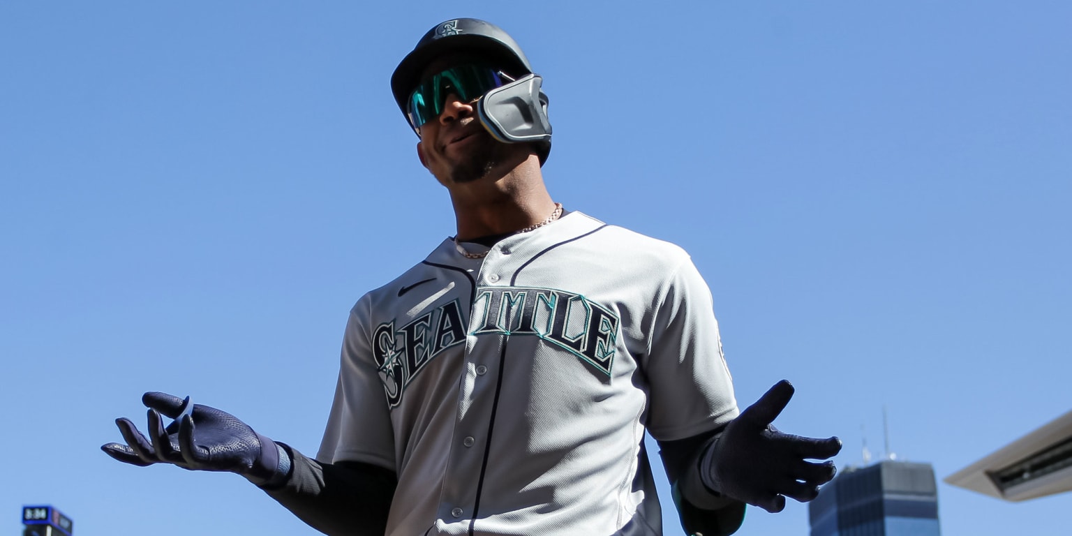 Mariners beat Twins in J Rods debut