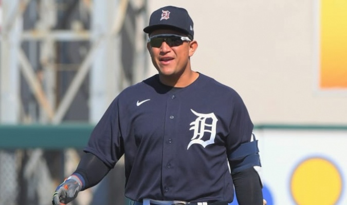 Miguel Cabrera uncovers his first home run of the spring