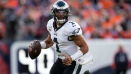 NFL: Eagles management has full confidence in the development of Jalen Hurts