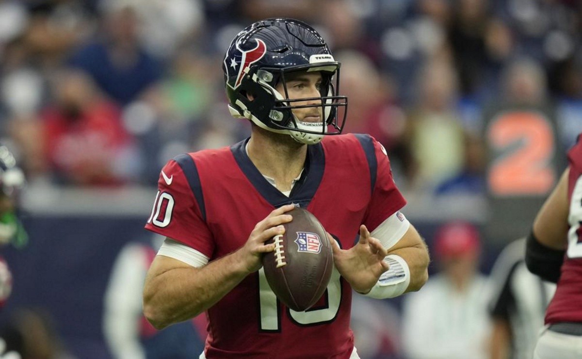 NFL Texans coach believes in the potential and development of