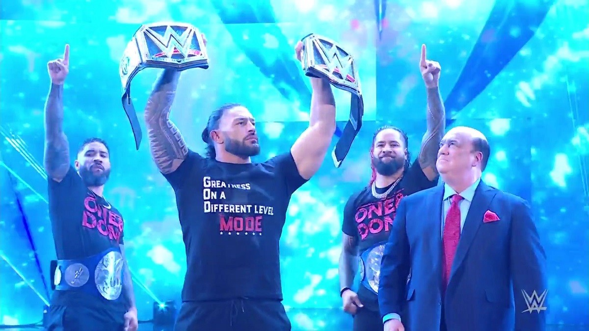 Roman Reigns orders The Usos to win the RAW Tag