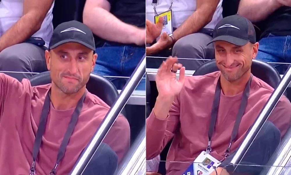 The ovation of an entire stadium to Ginobili to celebrate.webp