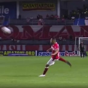 Video: this is how it hits him with a volley