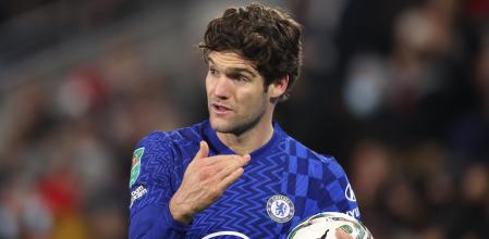 BRENTFORD, ENGLAND - DECEMBER 22: Marcos Alonso of Chelsea during the Carabao Cup Quarter Final match between Brentford and Chelsea at Brentford Community Stadium on December 22, 2021 in Brentford, England. (Photo by Alex Pantling/Getty Images)