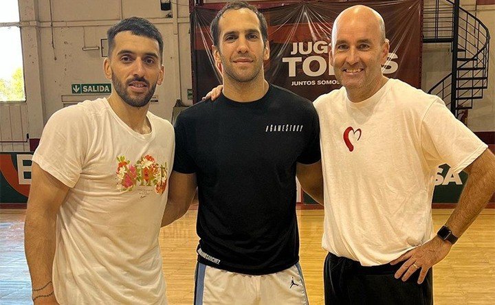 Campazzo trains with Mariano Sánchez (son of the Egg) and the Yankee Dave Love in Córdoba.