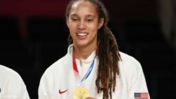 Brittney Griner: Russia lengthens detention of US basketball star arrested in Moscow