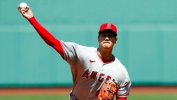 Shohei Ohtani does the unthinkable against the Red Sox at Fenway Park