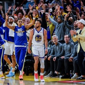 NBA Finals: Golden State crushed Boston, went 1-1 and even nailed a half-court triple