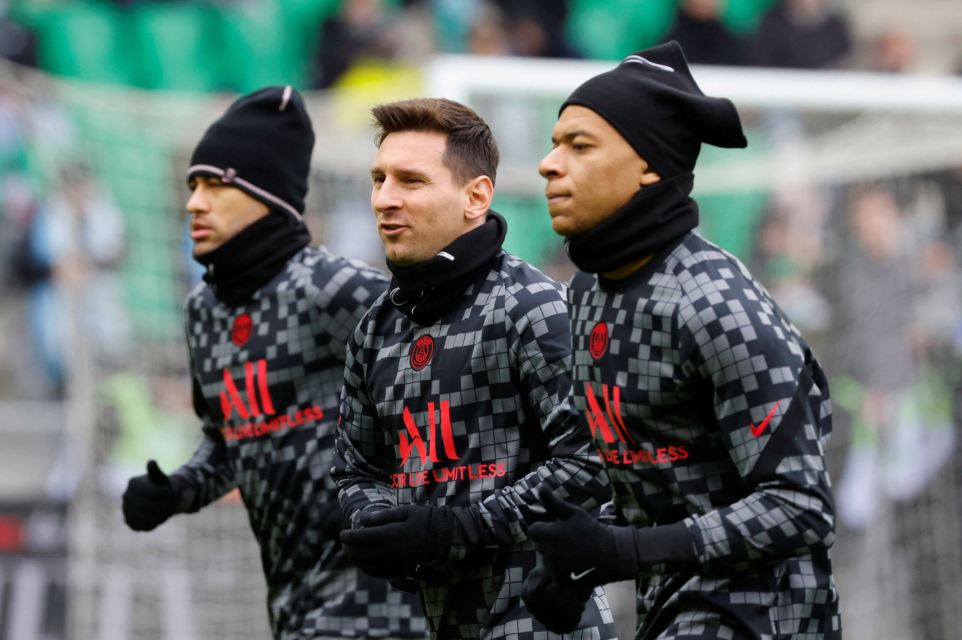 Messi, Neymar and Mbappe warming up at PSG