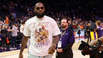   LeBron James met with the Lakers board 