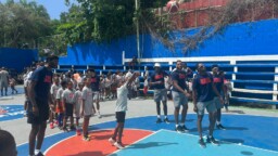 Saint John's University teaches basketball clinic in Guachupita - Momento Deportivo RD