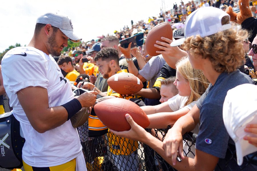 Steelers Mitch Trubisky aims to start the season