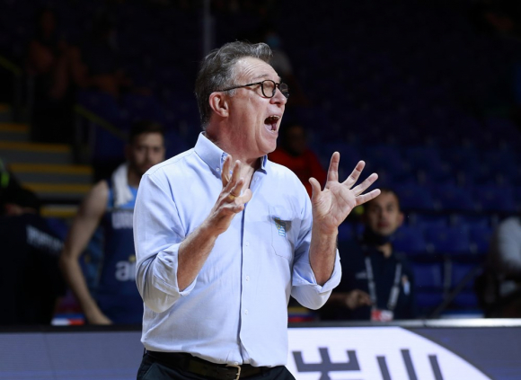 Ruben Magnano, coach of the Uruguayan basketball team. Photo: FIBA.