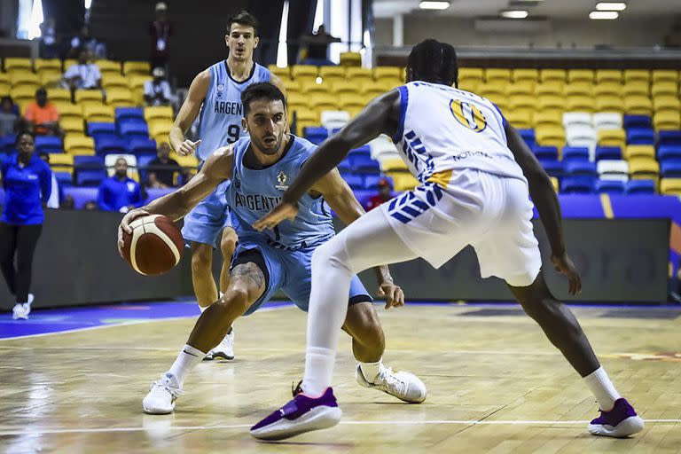 Facundo Campazzo was the figure in the 95-62 win against the Virgin Islands with which Argentina debuted for the Americup in Recife, Brazil;  the team led by Pablo Prigioni will face Puerto Rico tonight.