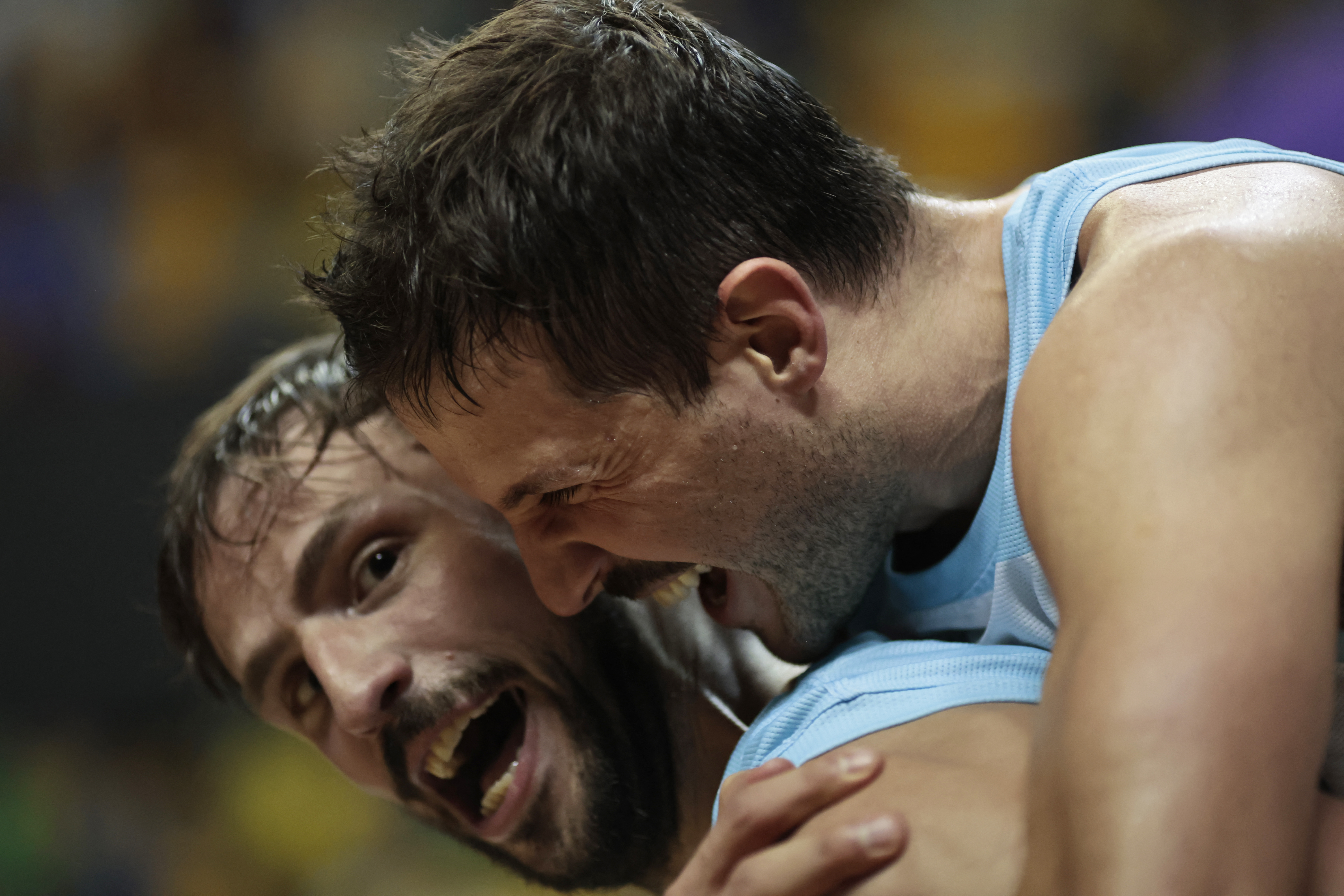 The hug between Nicolas Laprovittola and Marcos Delia (REUTERS / Ueslei Marcelino)