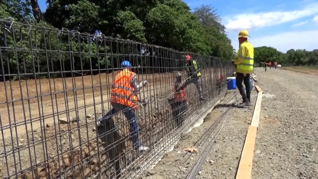 Dominican Republic builds a border wall