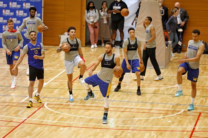 The Warriors are already trained in Japan (AP).
