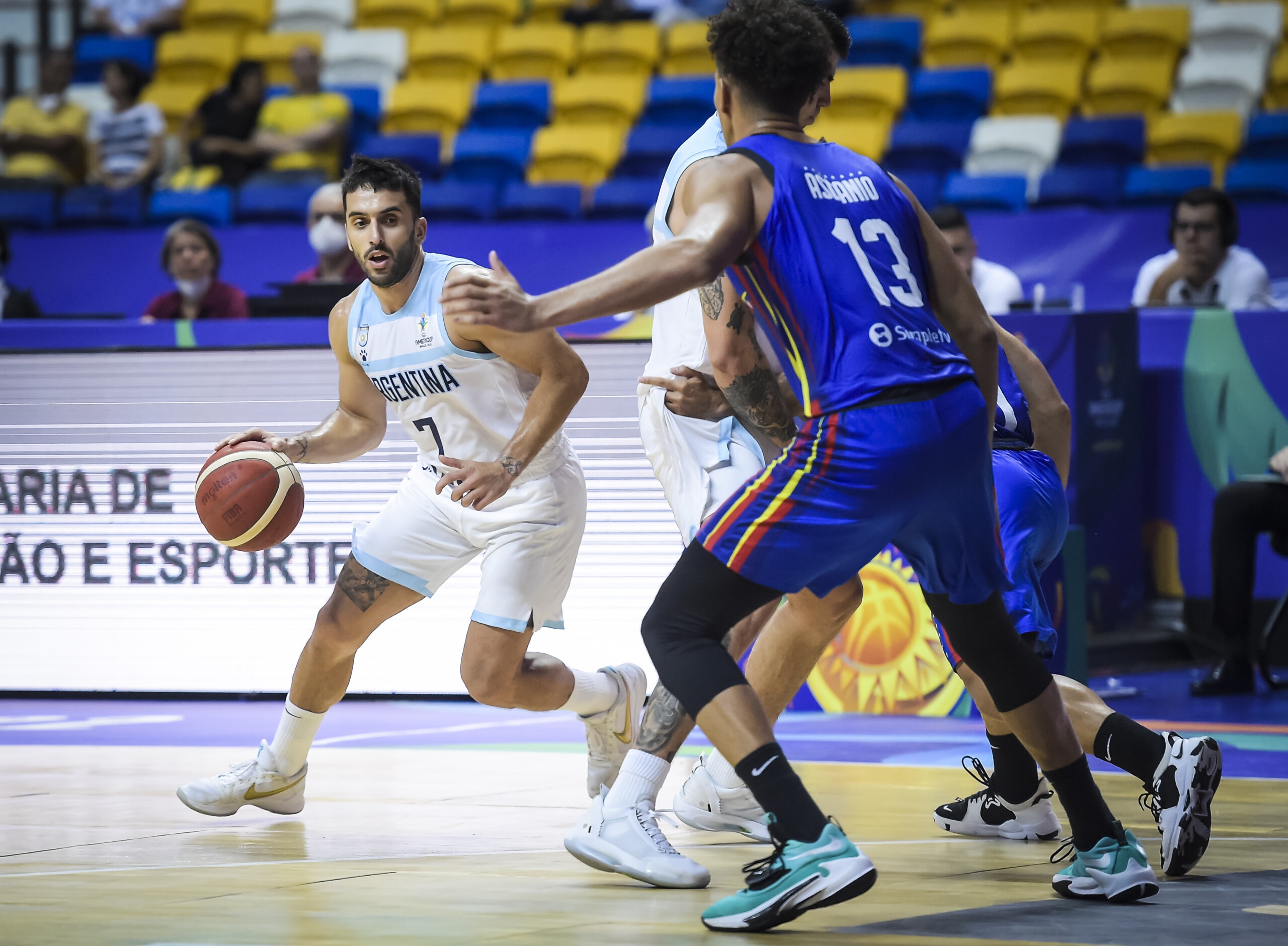 Argentina beat Venezuela and will play the semifinals of the scaled